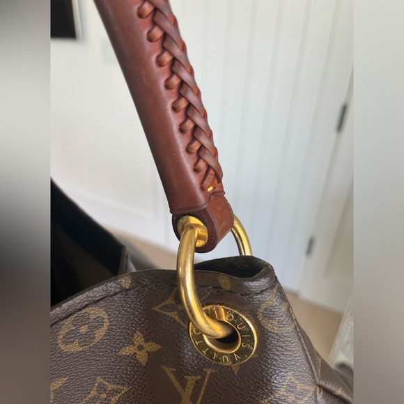 LOUIS VUITTON ARTSY MONOGRAM BAG - Picture 8 of 8